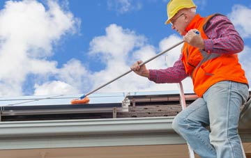 Glynogwr soft wash roof cleaning